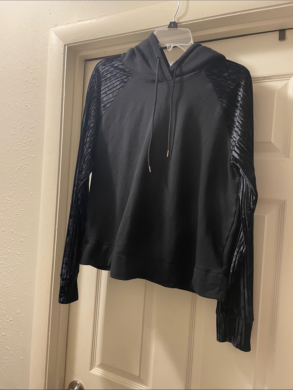 Source Unknown Black Hooded Pullover with Quilted Shiny Sleeve Panels